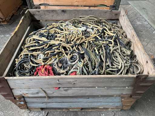 Batch of various types of rope