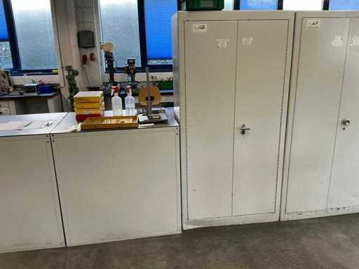 Flügeltürenschrank