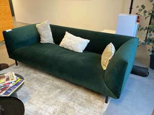 Bankstel met bijzettafels en vloerkleed