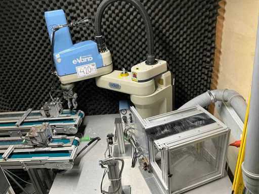 ADEPT - Cobra eVario 600 - Cellula robotica SCARA con tecnologia di alimentazione e pneumatici - 2014