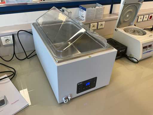 GRANT SAP26 Water Bath