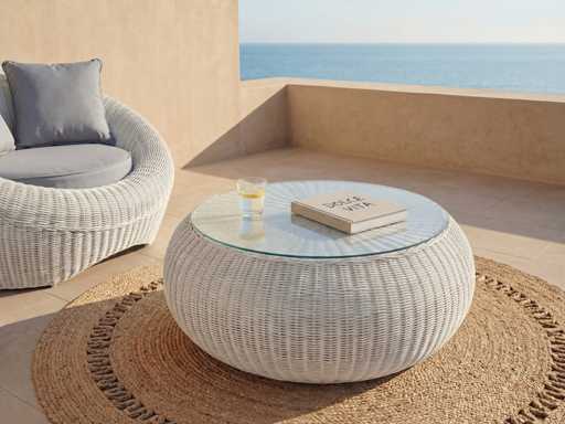 Garden coffee table in ivory woven resin