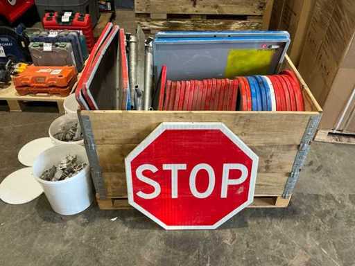 Partij verkeersborden