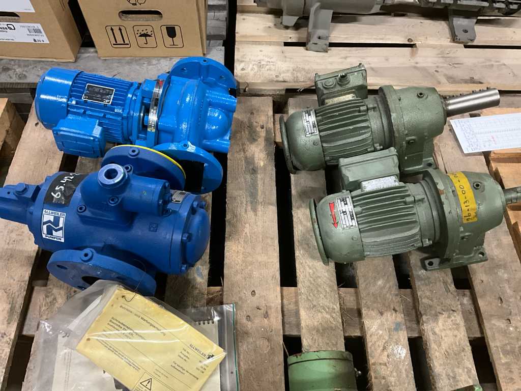 Hew & Johnson pump Electric motor & pump (4x)