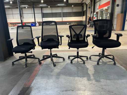 Varias sillas de oficina (4x)