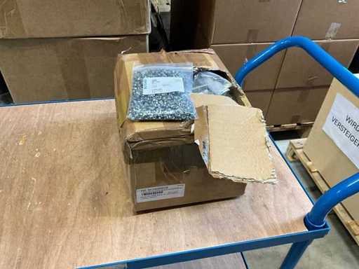 Dadiotti esagoni Bossard con rondelle dentate M3