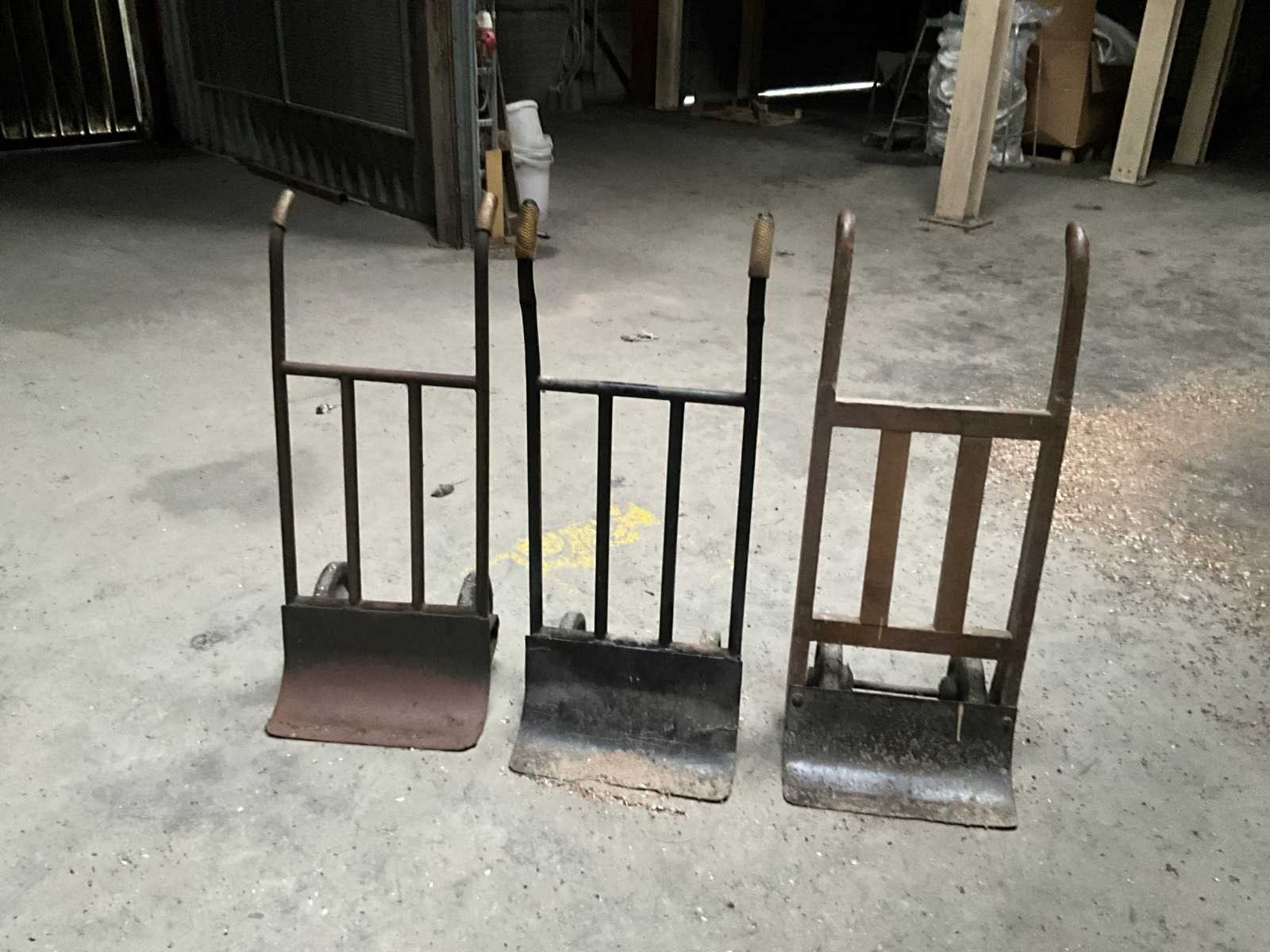 Metal hand trucks (3x)