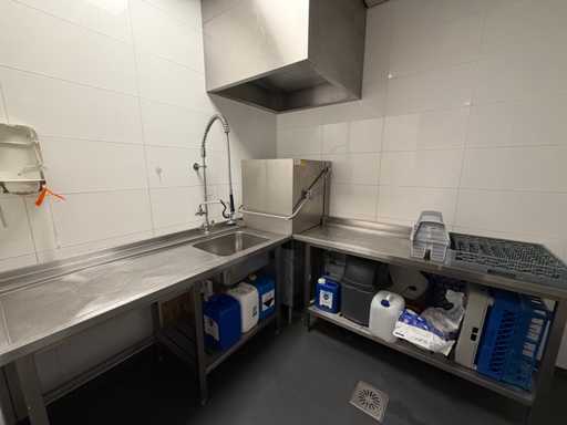 Mașina de spălat vase Maxima HQ 2000 Ultra Rack 2023 cu alimentare din oțel inoxidabil și masă de scurgere și hotă extractoare din oțel inoxidabil și dedurizator de apă