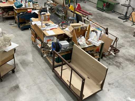 Divers établis et équipements