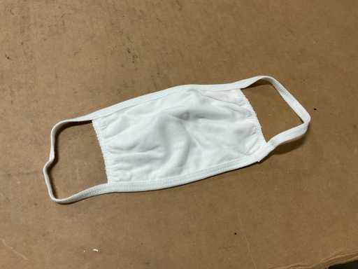 Partia bawełnianych masek do twarzy