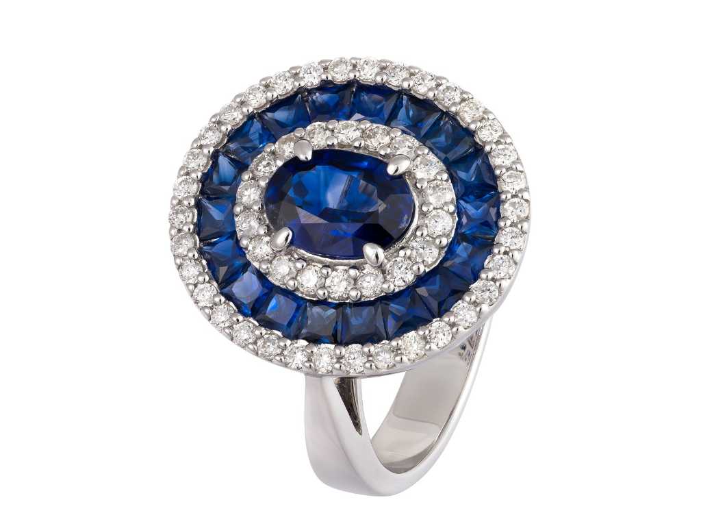 Luxe design ring in natuurlijke blauwe saffier 2,72 karaat in 18k witgoud