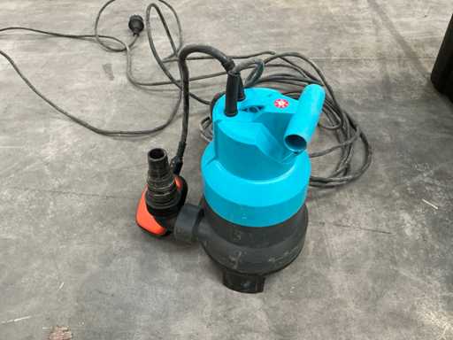 Gardena Submersible Pump + Spreader