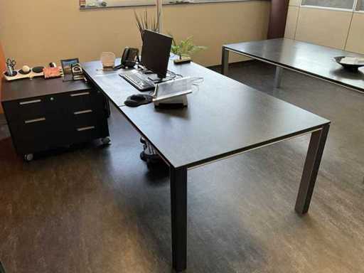 Directiebureau + vergadertafel