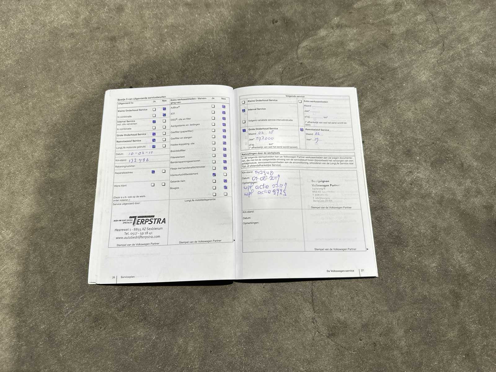 Volkswagen Tiguan 2.0 TDI Sport&&Style 4Motion 140pk 2011 (Origineel-NL), 74-PNH-9