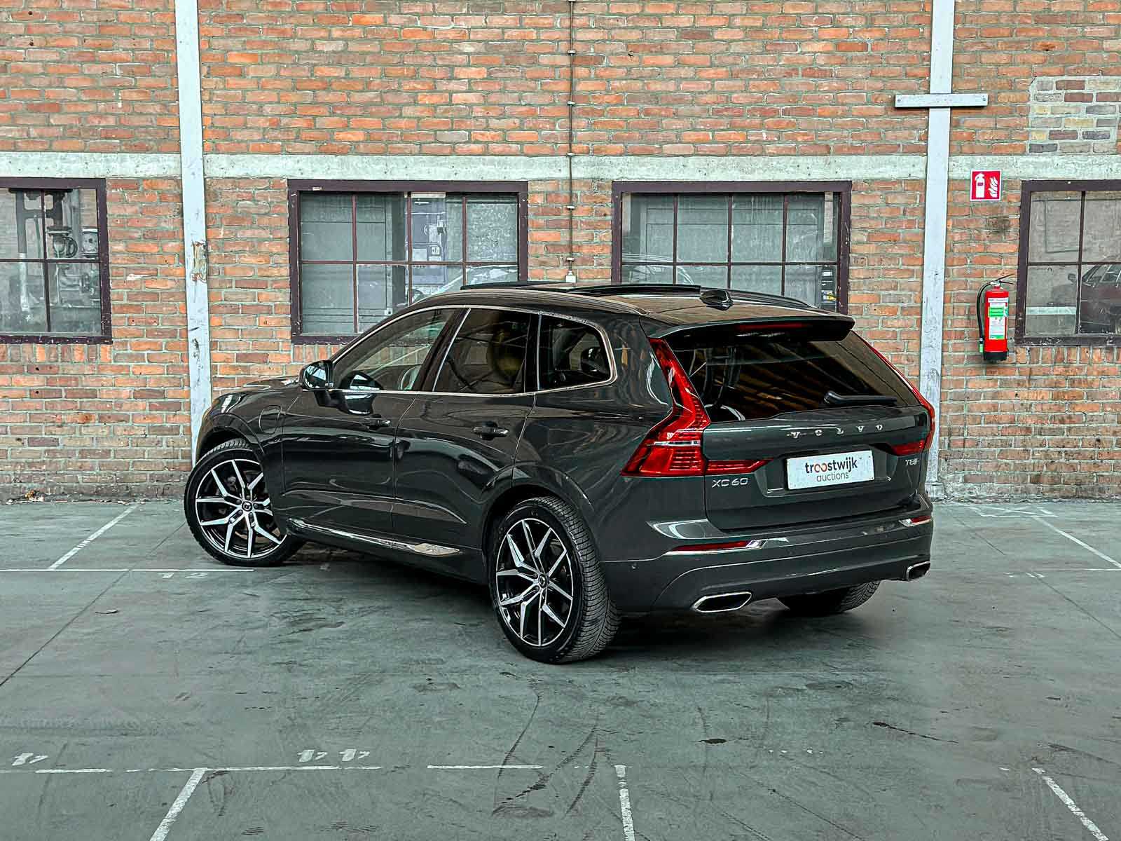 Volvo XC60 2.0 T8 Twin Engine AWD Inscription R-Design 303pk 2019, R-244-TZ