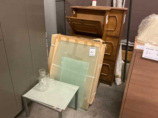 Partij diverse meubelen