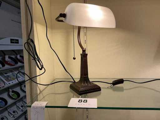 Desk lamp