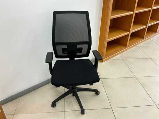 Chair, type 3 (13x)