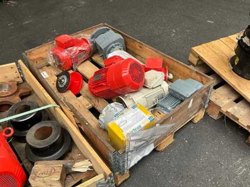 Verschiedene Elektromotoren (6x)