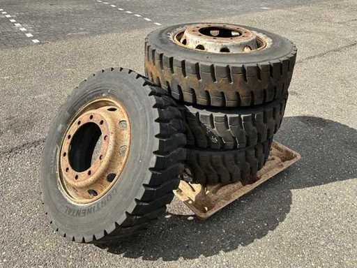 4x Continental 275/70 R22.5 Urban-Traffic M+S avec jante