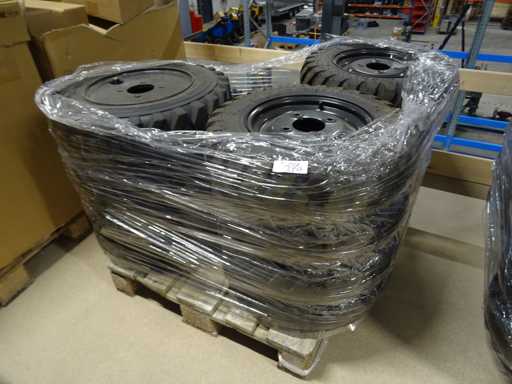 Industrial tire 5.70-12 (12x)