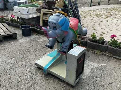 Automatique à conduite d’éléphant