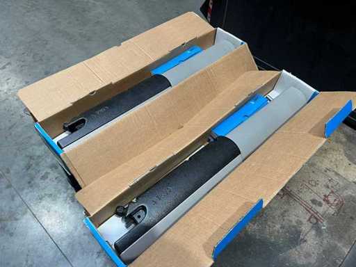 Es kam ein ATI-Drehtor-Motor und andere Beleuchtungstechnologie (2x)