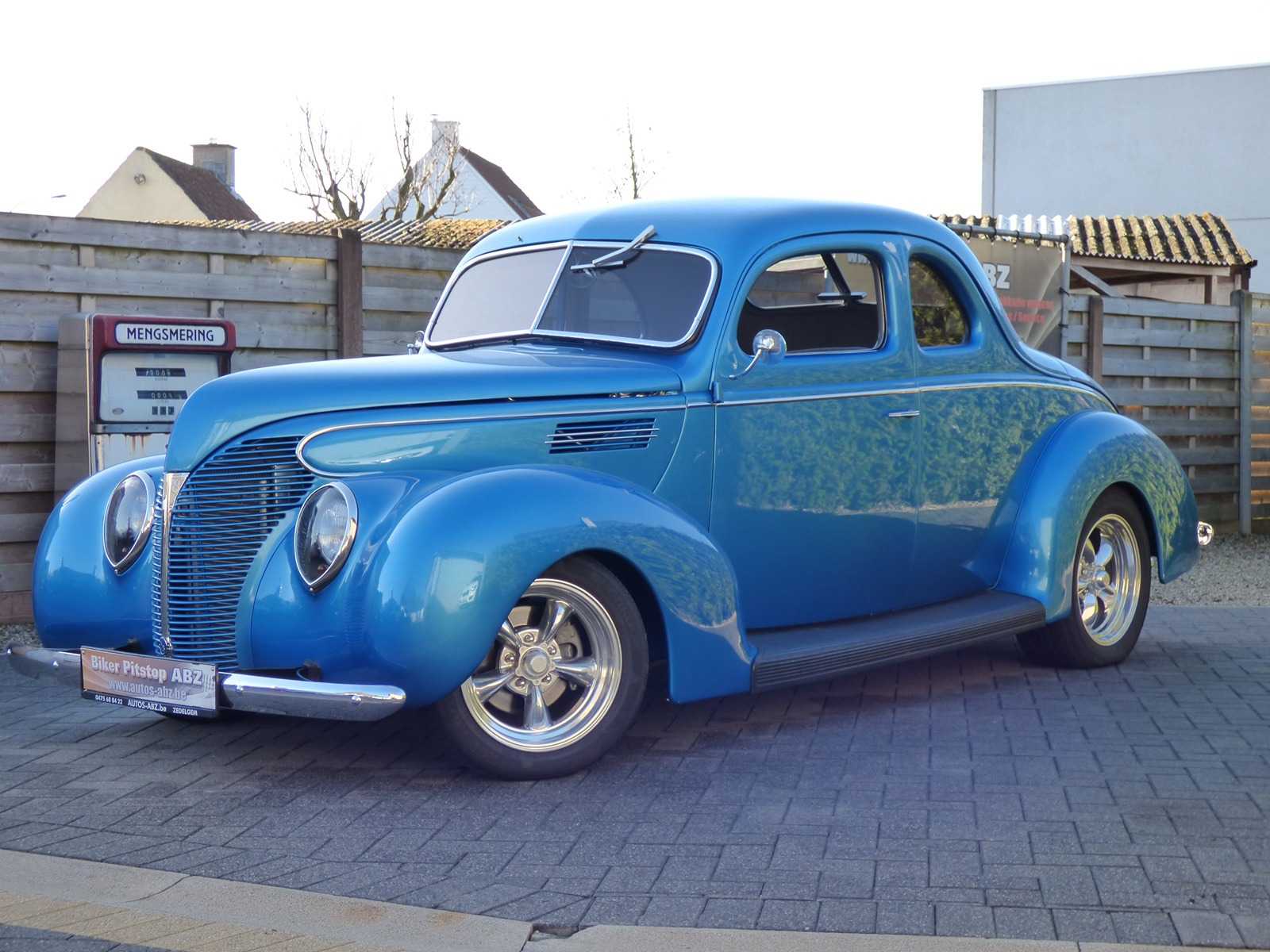 1939 Ford Business Classic Car – Coupé