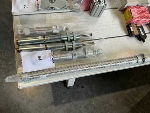 Batch of pneumatic parts