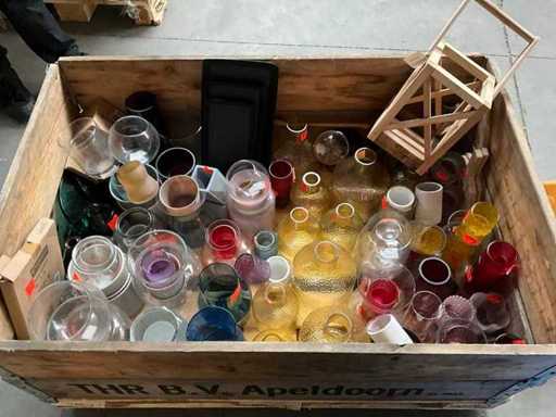 PALLETDEAL various home accessories including vases