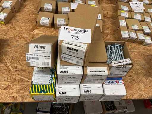 9 Kisten mit langen Holzschrauben