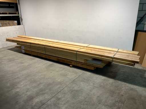 Batch of Douglas and Spruce wood various sizes 