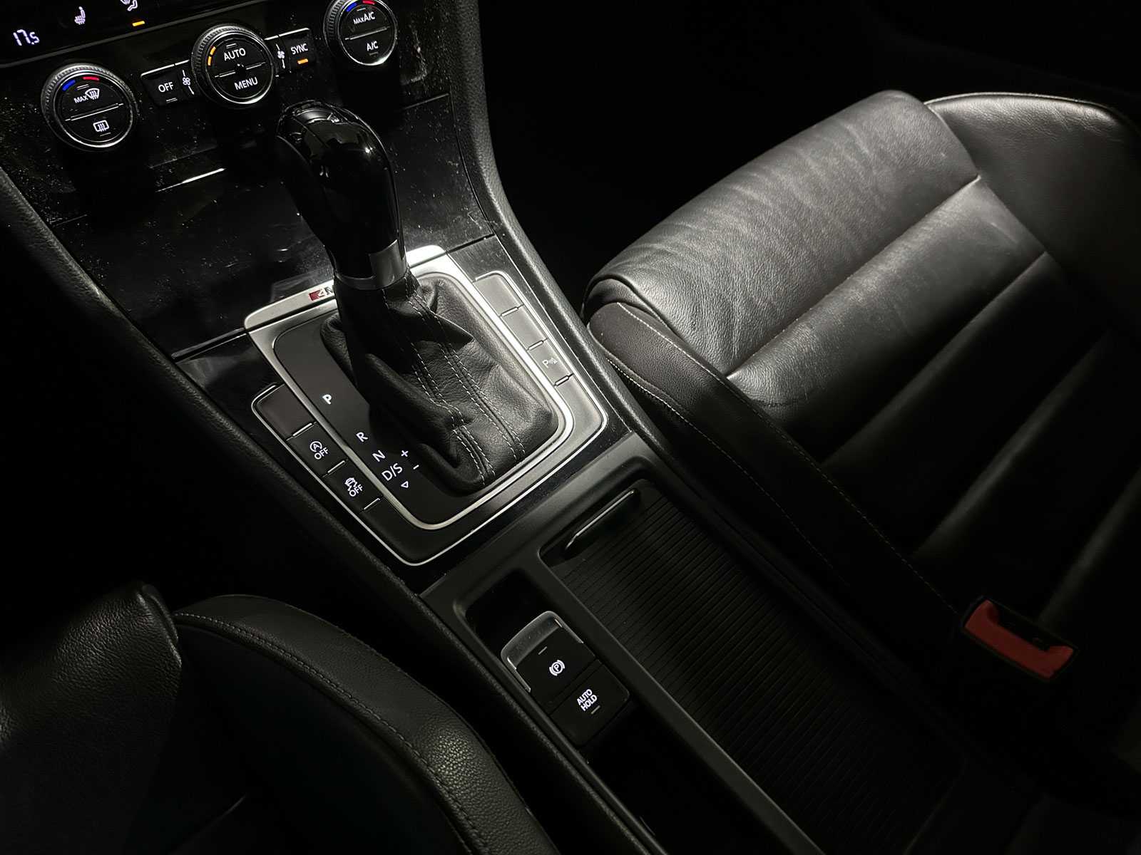 Volkswagen Golf 2.0 TSI R 4Motion 300pk 2015, P-916-RV