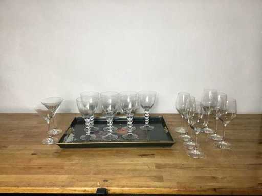 16 verres à vin avec plateau - Verre