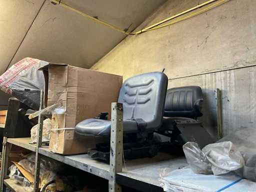 Scaunul șoferului New Holland (5x)