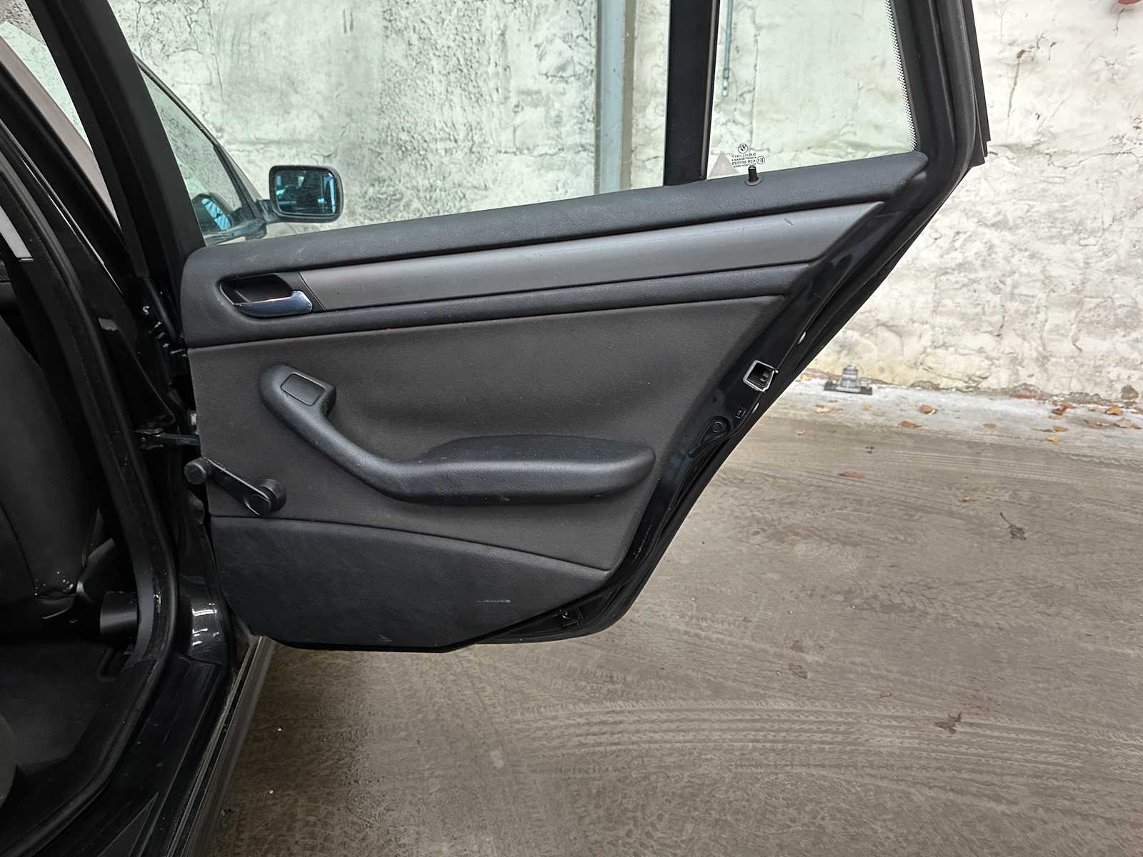 BMW 316i Touring Black & Silver 3-serie 114pk 2003,  62-LK-SL