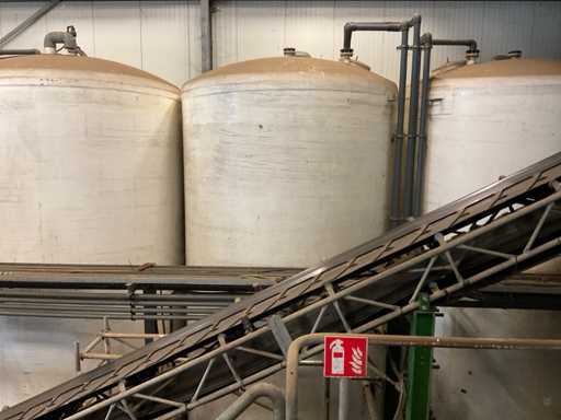 (c) Vertical storage tank (604)