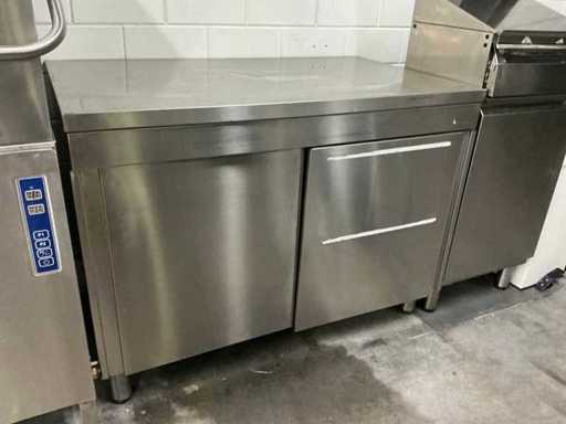 Stół roboczy ze stali nierdzewnej