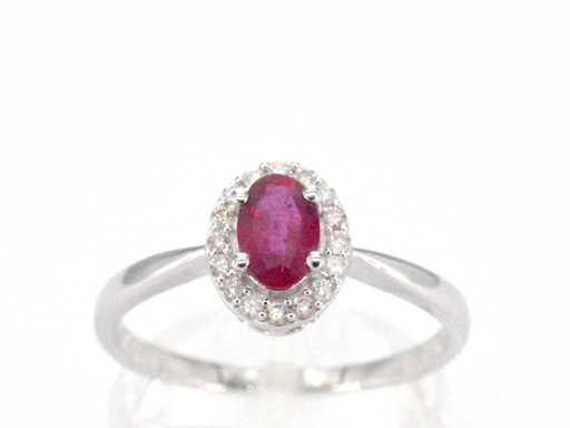 White gold entourage ring with diamonds and ruby