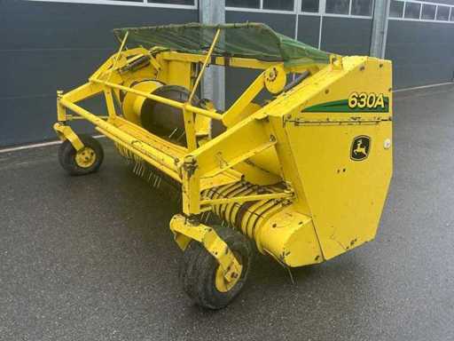 2003 John Deere 630A Gras pick-up
