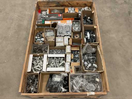 Lotto di materiale per l'installazione