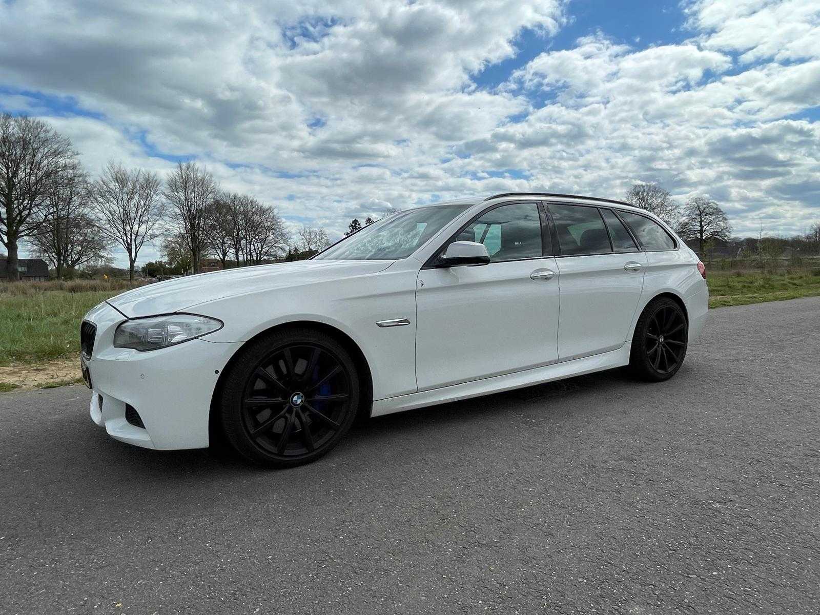 BMW – 2012 – Seria 5 Touring – 550i High Executive – J-904-DZ