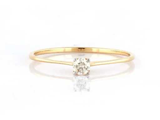 18 KT Yellow Gold Ring With Natural Diamond