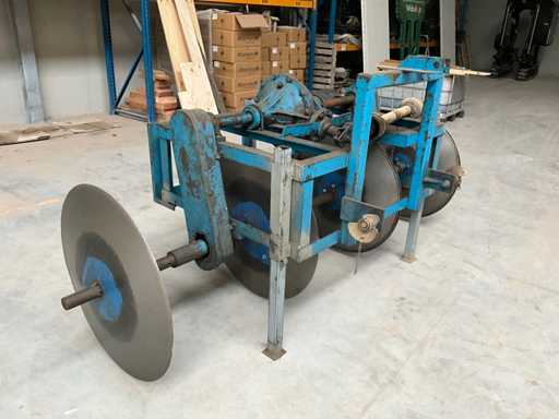 Disc ridder / Row cutter with discs