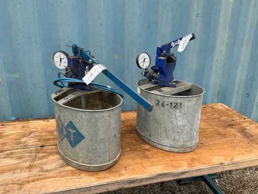 Hydraulic press for leak testing (2x)