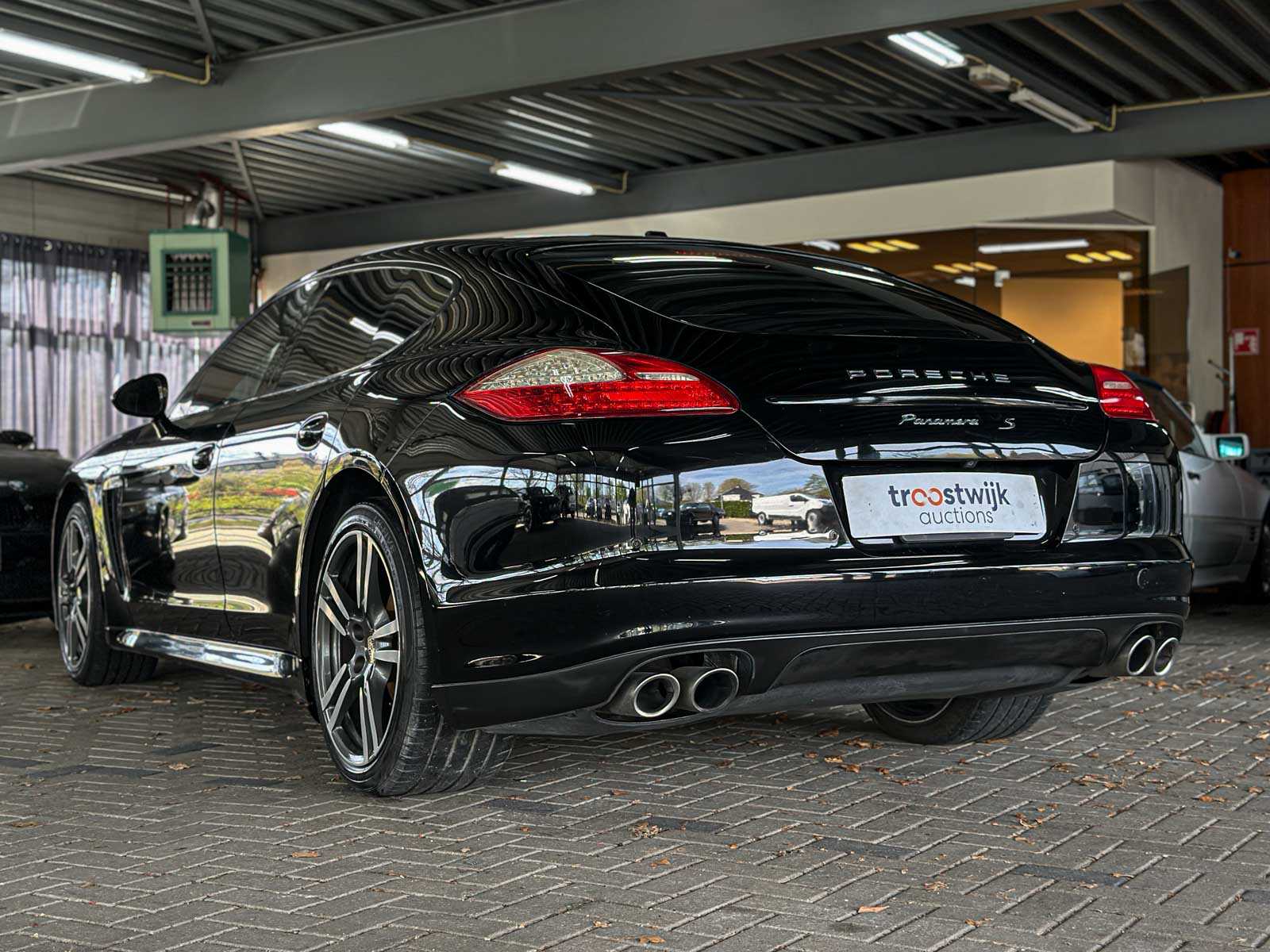 Porsche Panamera S 4.8 V8 405pk 2012