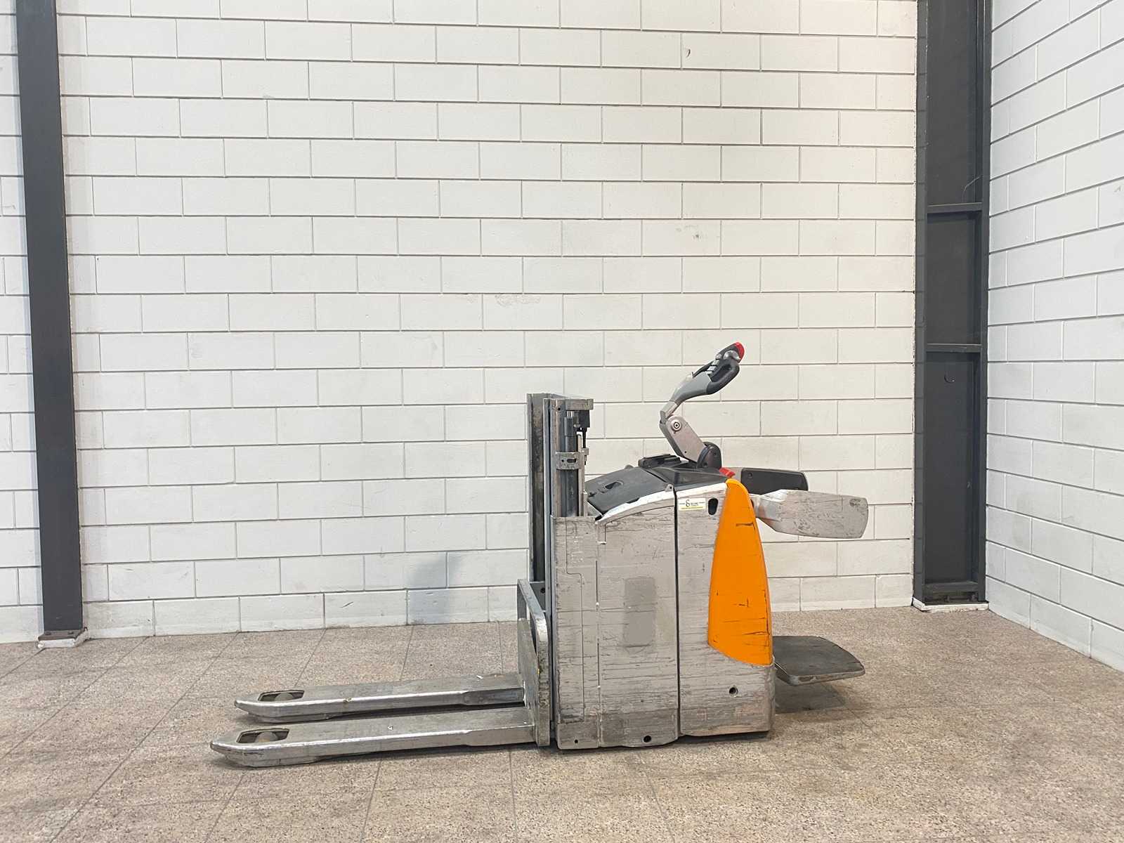 Still – 2019 – EXD-SF20 – Stacker