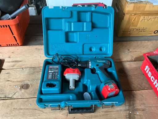 Makita 6271D Drill, screwdriver