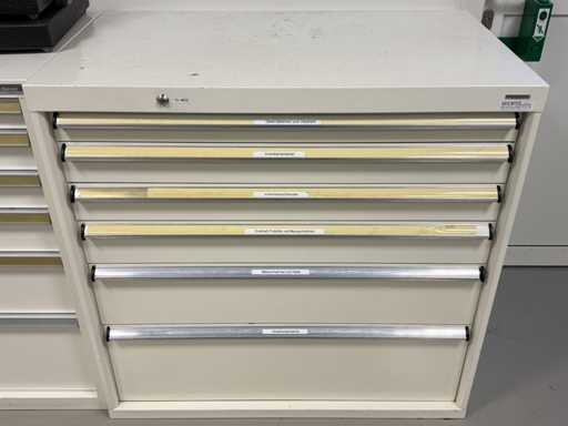   Armoire à tiroirs sans contenu