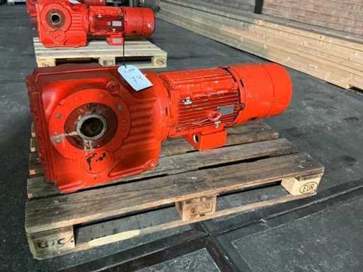 SEW Eurodrive Elektromotor mit Getriebe